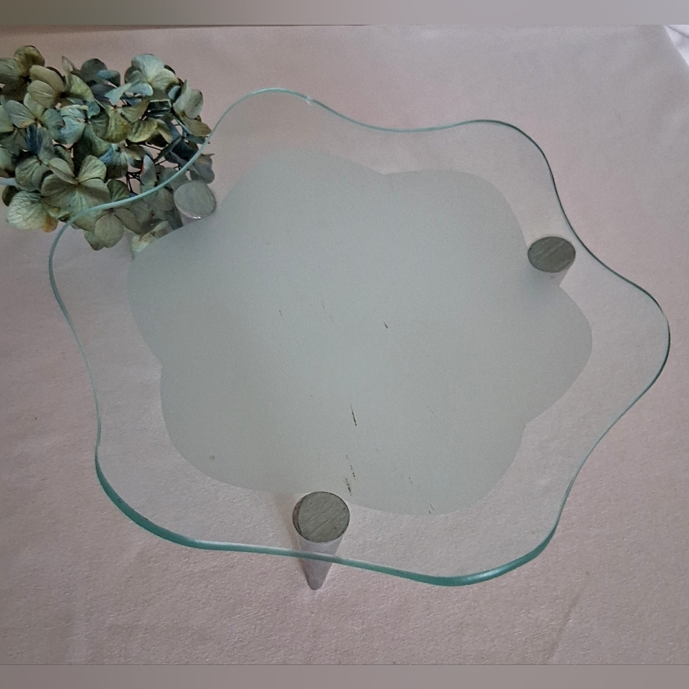 1960s Wavy Glass Display or Serving Tray - 3 Chrome Feet - Mid Century Modern - Picture 2 of 9